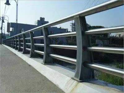 防撞護(hù)欄